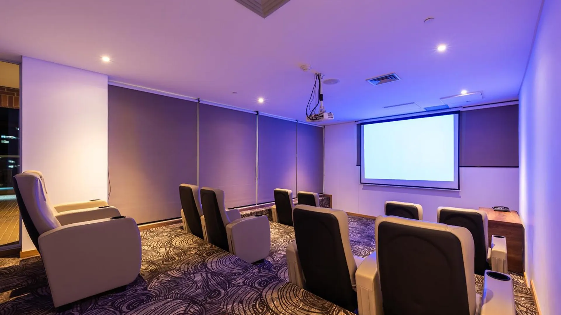 Estelar La Torre Suites Medellín Kolombiya