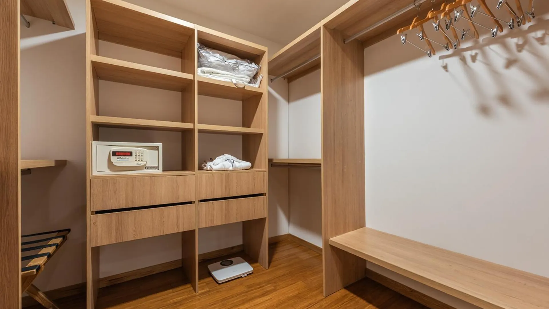 Estelar La Torre Suites Medellín Otel