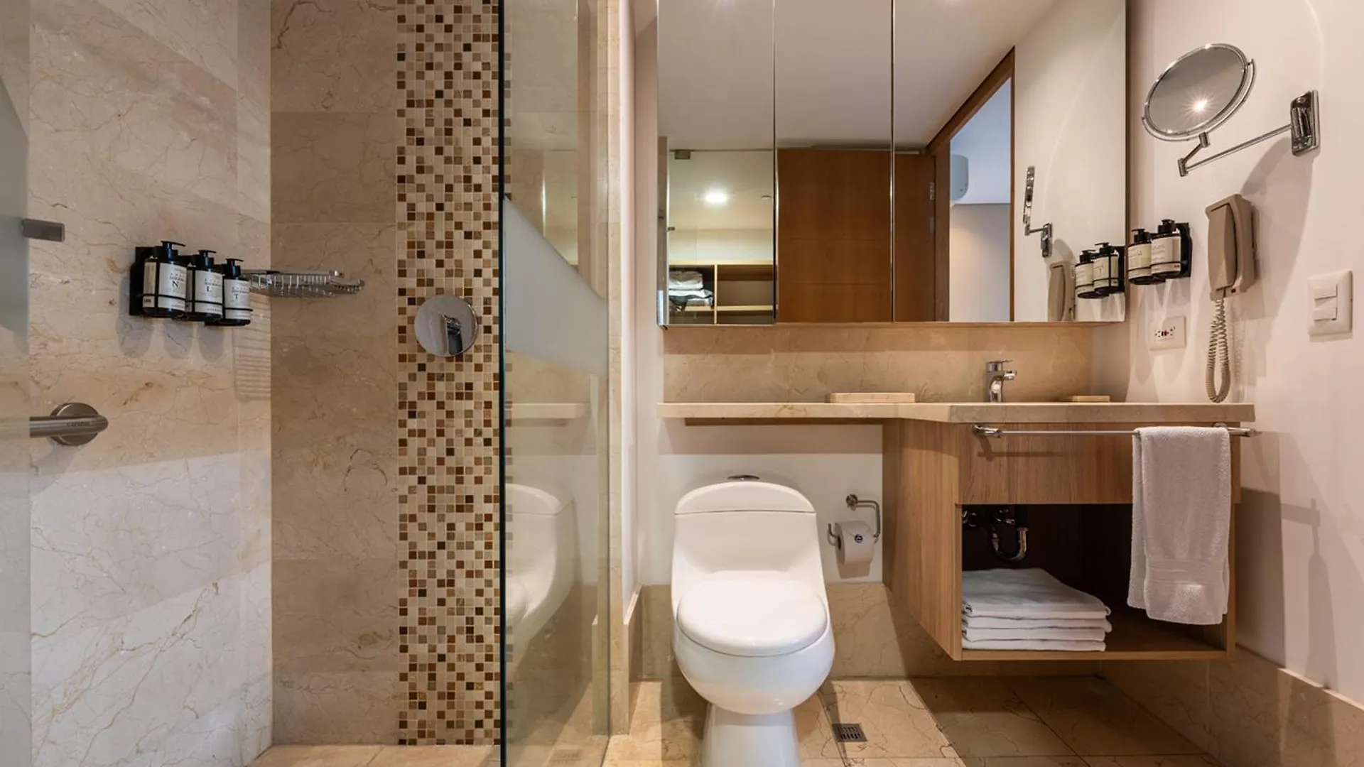 Estelar La Torre Suites Medellín Otel
