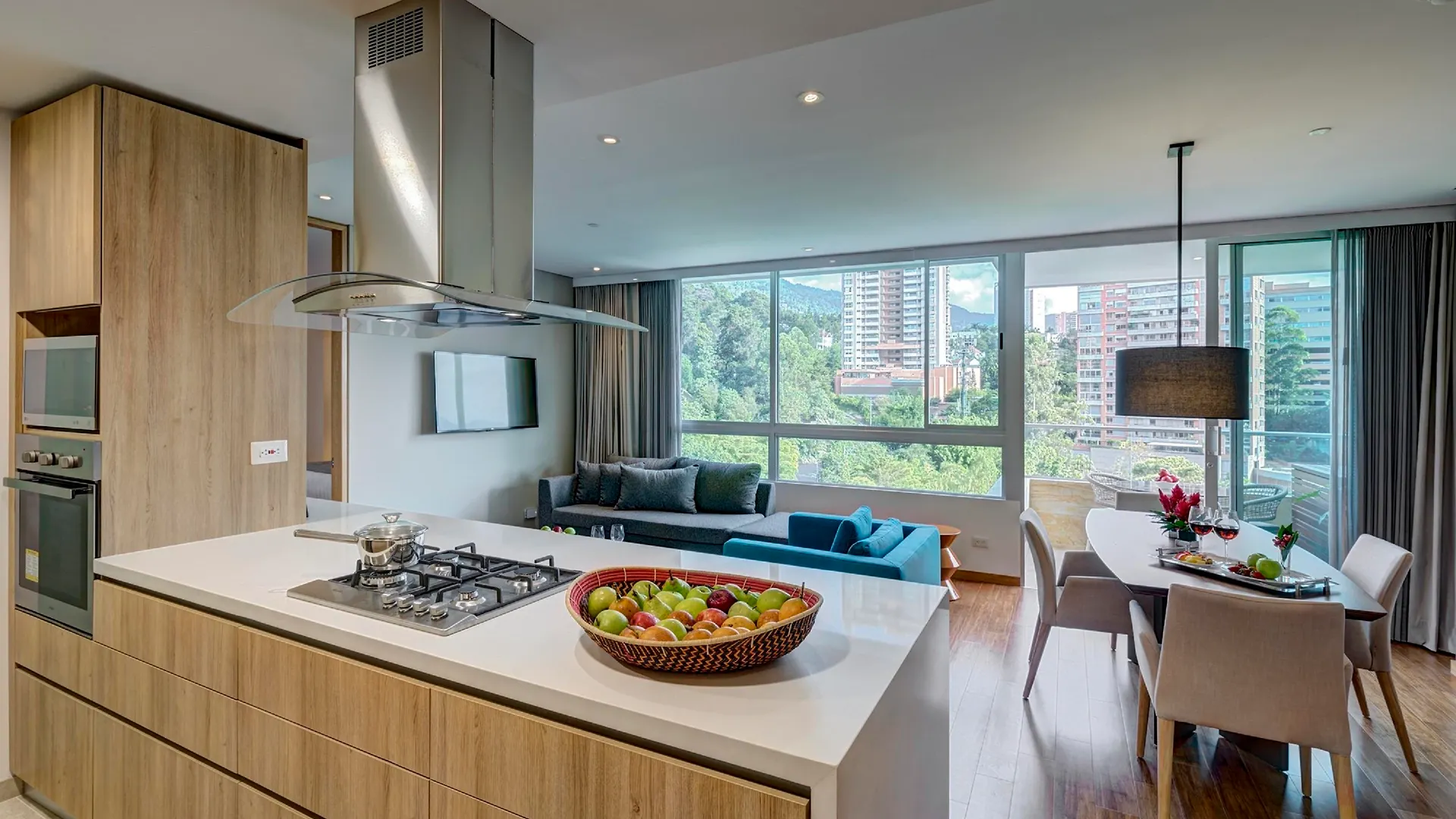 Estelar La Torre Suites Medellín 5*,