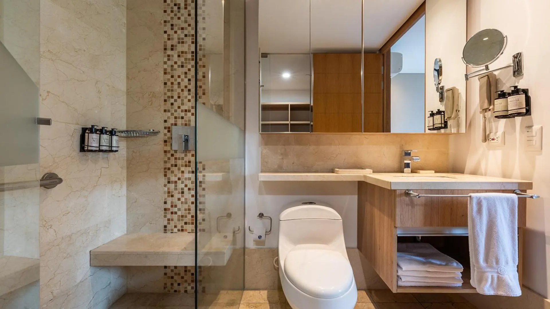 Hotel Estelar La Torre Suites Medellín