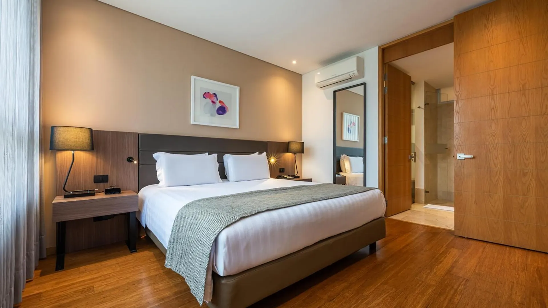 Estelar La Torre Suites Medellín 5*,